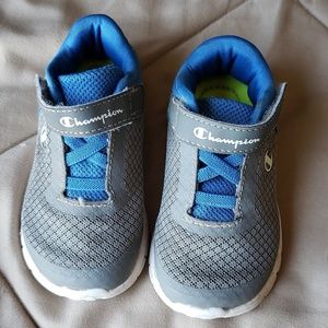 Champion tennis shoes